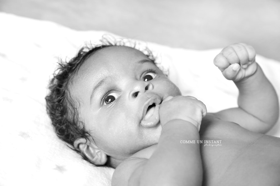 noir et blanc, bébé, bébé studio, bébé peau noire, photographe de bebes, bébé noir, bébé métis